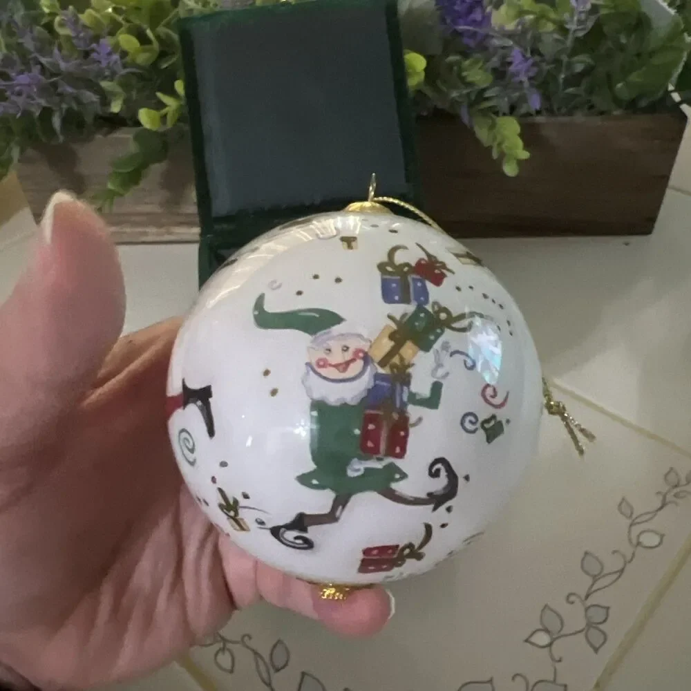 Li Bien Pier 1 Santa Claus Elves Gifts 2002 Glass Ball Christmas Ornament w/ Box